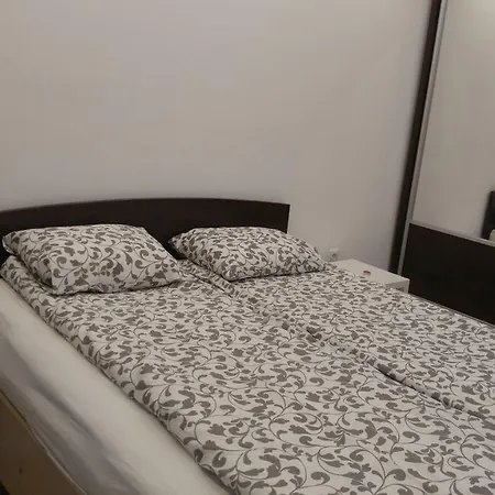 Modern Center Apartment